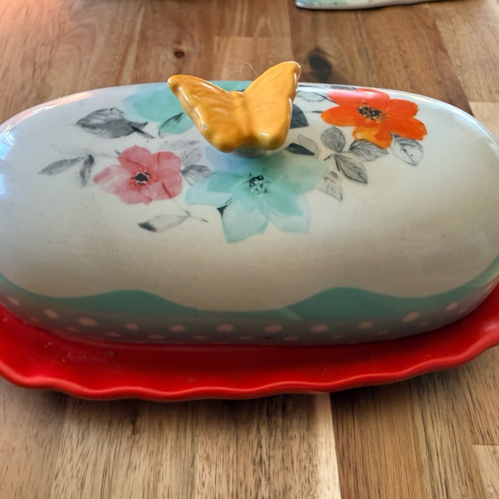 The Pioneer Woman Floral Butter Dish with Gold Butterfly